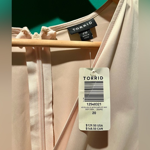 NWT Elegant Champagne Floor Length Dress from Torrid Size 20 - Picture 5 of 5